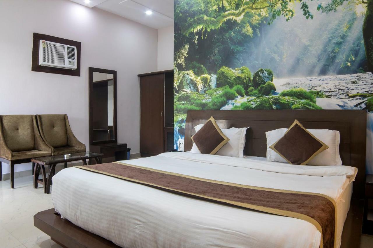 De Floresta Resort Rāmnagar Extérieur photo