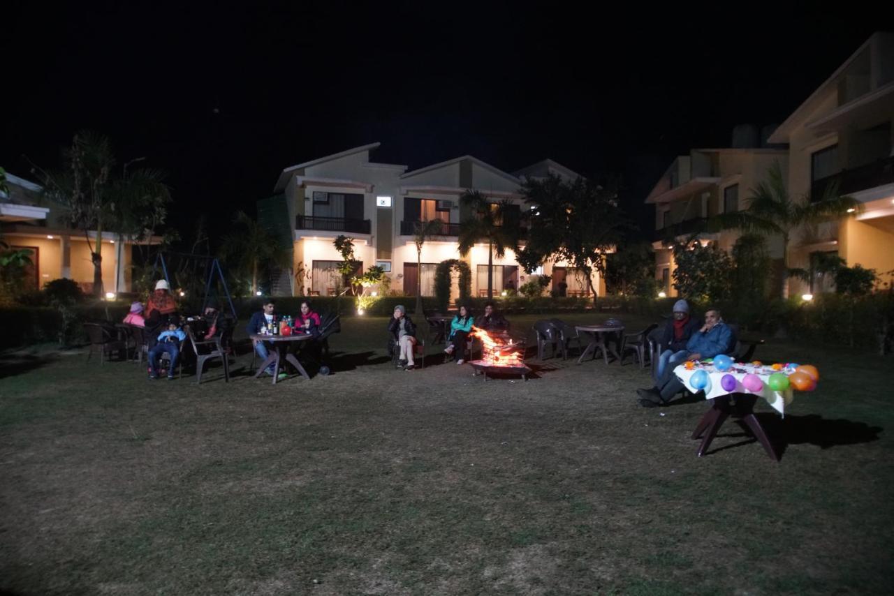 De Floresta Resort Rāmnagar Extérieur photo